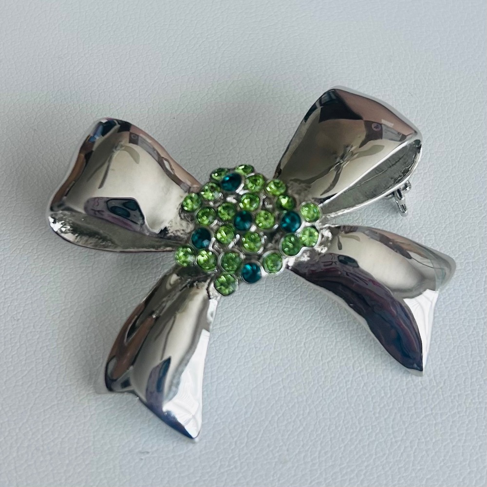 Silver Tone Bow Brooch Green Rhinestone Cluster Ribbon Pin 2 Inch